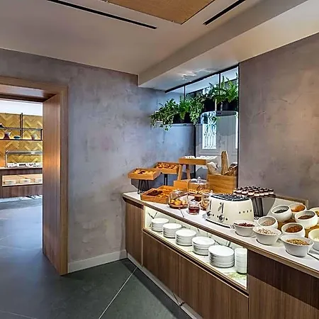 Barcelo Funchal Oldtown Hotel Madeira Island